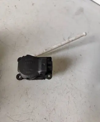 Renault Master II Air flap motor/actuator 410473241