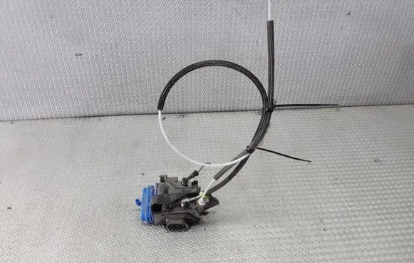 Audi A8 S8 D2 4D Rear door lock 4D0839015D
