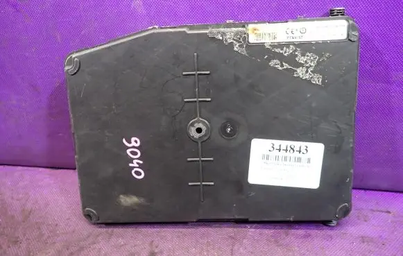Renault Megane II Fuse box set 8200305575