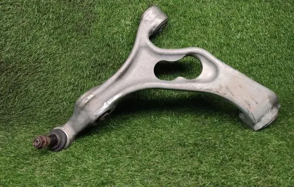 Volkswagen Touareg II Front lower control arm/wishbone 7P0407152E