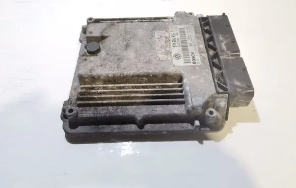 Volkswagen Touareg I Engine control unit/module 070906016F