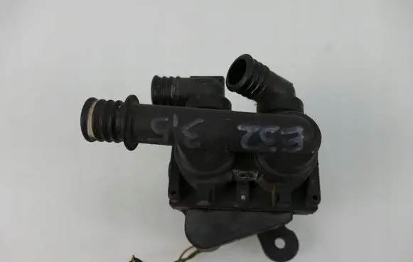 BMW 7 E32 Coolant heater control valve 8391417