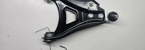Renault Clio III Front control arm 8200942407 QSA1549S 1549A2Z15