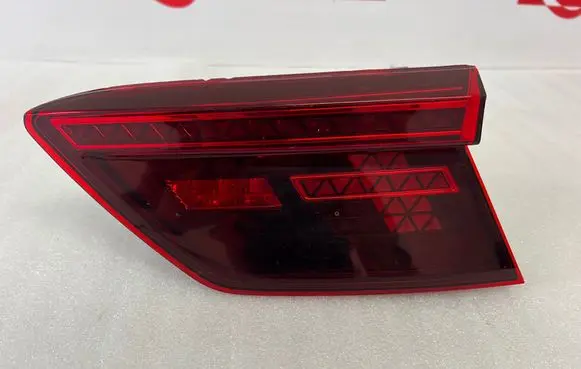 Volkswagen Tiguan Tailgate rear/tail lights 5NA945308D 2SA01252202 00655409