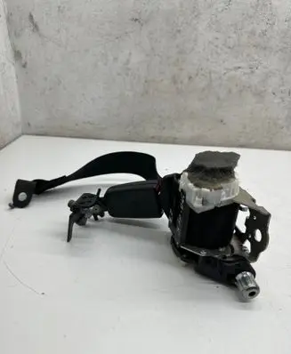 Mercedes-Benz CLS C218 AMG Rear seatbelt 33056785C 071723020
