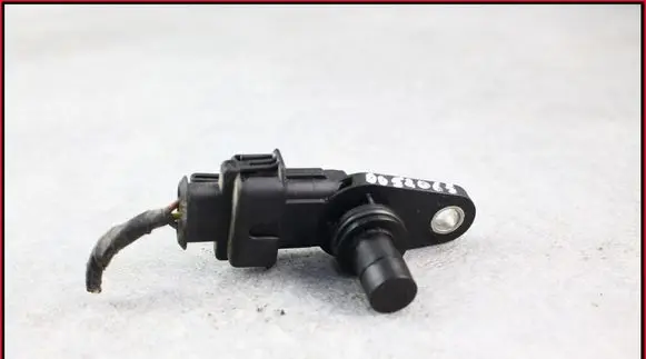 Chevrolet Captiva Crankshaft position sensor 0232103079 12608424