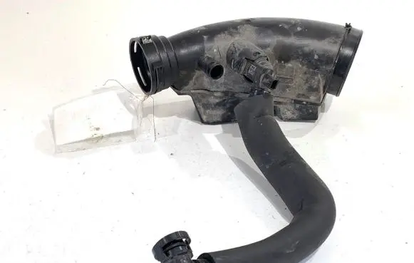 BMW 5 G30 G31 G38 Intercooler hose/pipe 8663614
