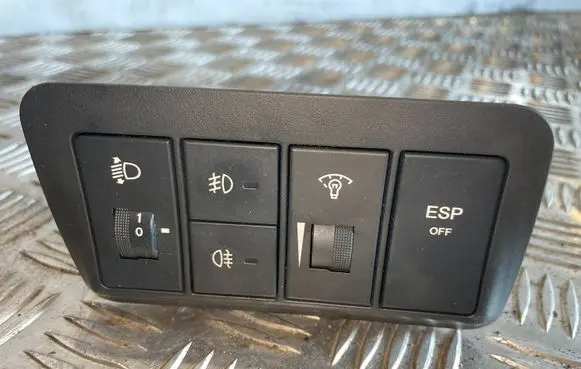 Hyundai Santa Fe Headlight level height control switch 751U00080