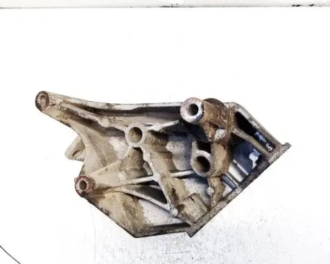 Skoda Fabia Mk2 (5J) Engine mounting bracket