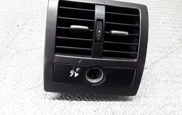 Audi A6 S6 C5 4B Rear air vent grill 4B0819203