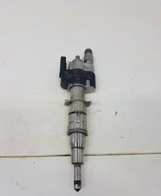 BMW 7 F01 F02 F03 F04 Fuel injector 7585261 10181010 PA66GF3596