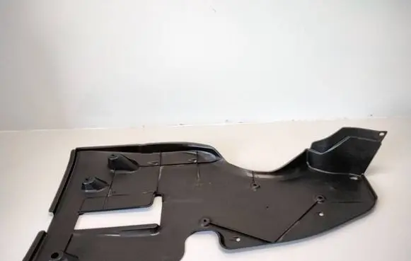 Lexus IS 220D-250-350 Engine splash shield/under tray 5839853010