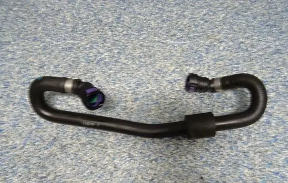 Volvo XC90 Engine coolant pipe/hose 31338404