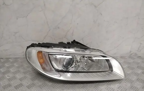 Volvo V70 Headlight/headlamp 31420014