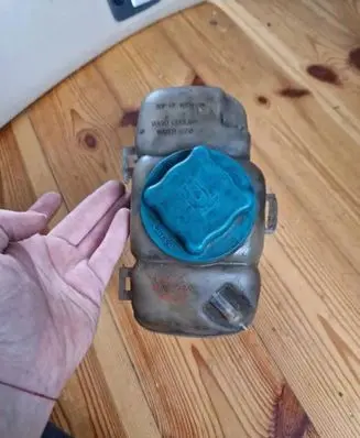Volvo S80 Coolant expansion tank/reservoir 