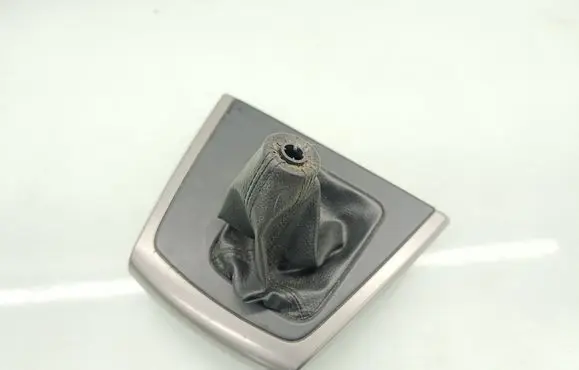 Mazda 5 Gear lever shifter trim leather/knob CD8564341