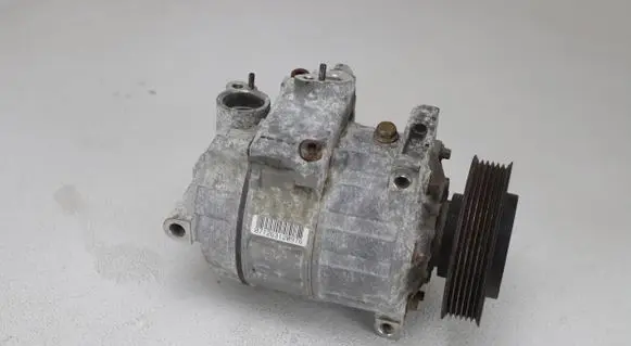 Volkswagen PASSAT B6 Air conditioning (A/C) compressor (pump) 1K0820803N