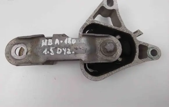 Mercedes-Benz A W176 Gearbox mounting bracket A2462400809