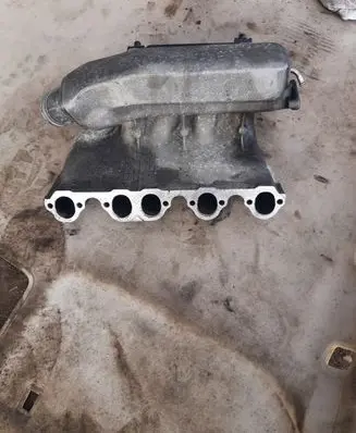 Audi A6 S6 C4 4A Intake manifold 046129713D
