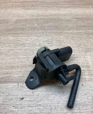 Volkswagen Golf IV Turbo solenoid valve 1J0906283C MT2