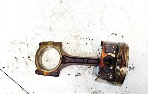 Subaru B9 Tribeca Piston with connecting rod