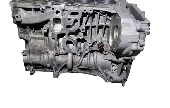 BMW 5 F10 F11 Engine block N47D20C 781089607