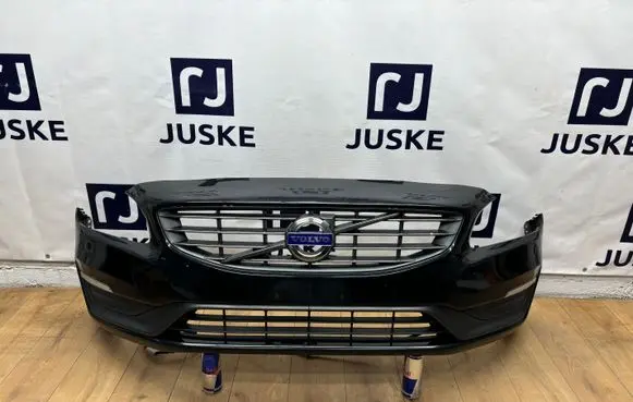 Volvo S60 Front bumper 31323831
