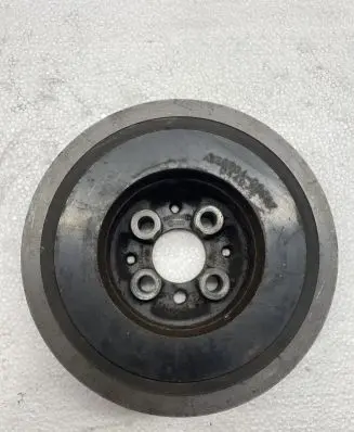 Volkswagen PASSAT B5 Crankshaft pulley 038105243