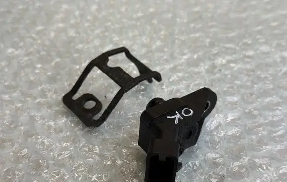 BMW 5 E39 Fuel pressure sensor 0261230046