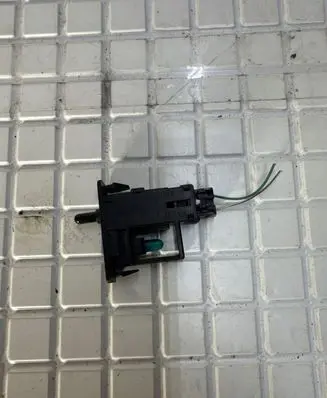 Toyota Corolla Verso E121 Glove box light 8126033030