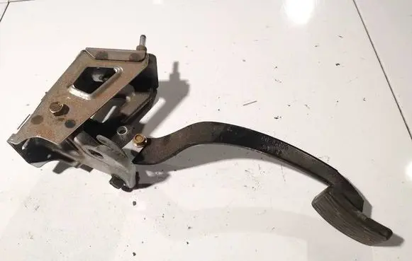 Volvo S40, V40 Brake pedal 