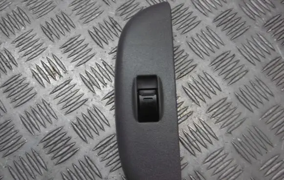 Toyota Yaris Verso Quarter vent window switch 