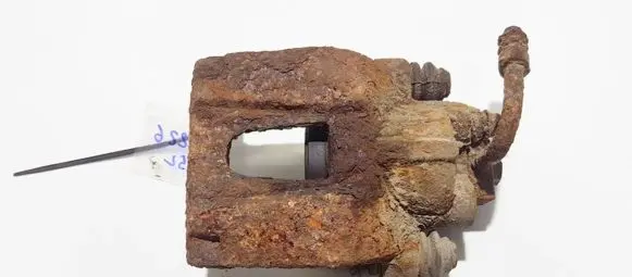 Jeep Grand Cherokee (WK) Rear brake caliper