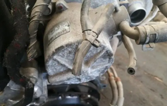 Mazda 626 Vacuum pump rf4f18g00 x2t58171a