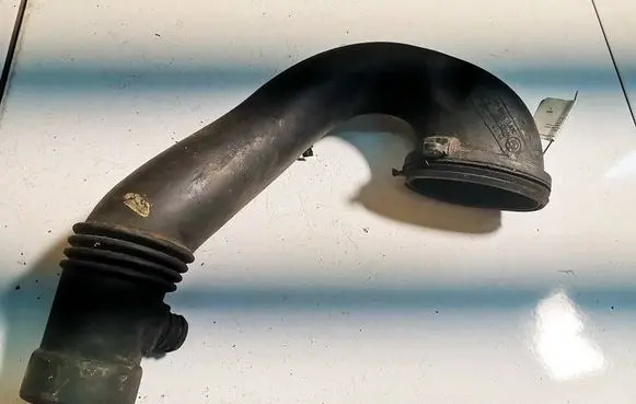 BMW 3 E46 Intercooler hose/pipe 13712248154
