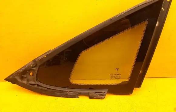 Tesla Model S Rear side window 6006383-00-I