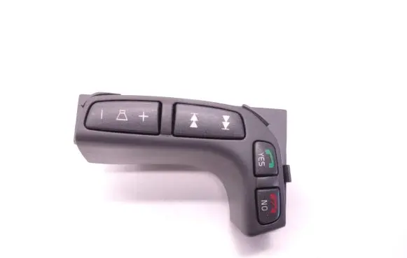 Volvo V70 Steering wheel buttons/switches 9141894 D37
