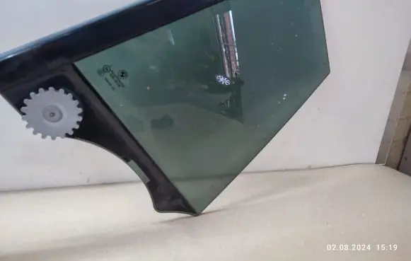 BMW 5 GT F07 Rear vent window glass 