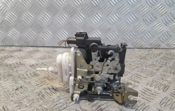 Audi A4 S4 B5 8D Front door lock 8D2837015F