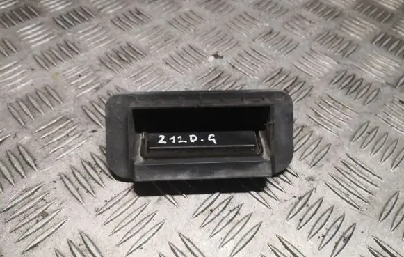 Mercedes-Benz E W212 Tailgate/boot open switch button 2127501593 A2127501593