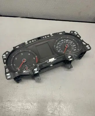 Speedometer (instrument cluster)