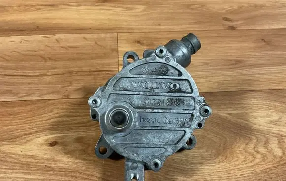 Volvo V70 Vacuum pump 30731825