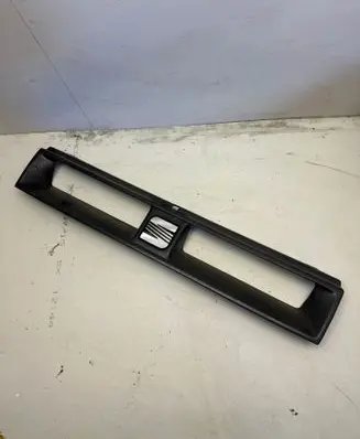 Seat Toledo I (1L) Front grill 1L0853655