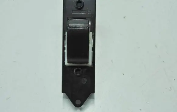 Mitsubishi ASX Electric window control switch MR587944 C8DD411MB