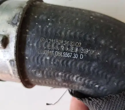 Mercedes-Benz CLS C219 Intercooler hose/pipe A2115282482