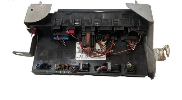 Mercedes-Benz E W211 Fuse module 2115454901 5DK00804725