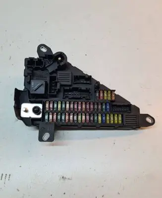 BMW 5 E60 E61 Fuse module 6906618