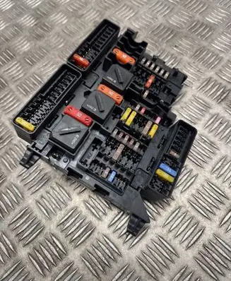BMW 2 F45 Fuse module 9270354 19348710