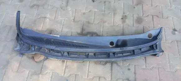 Nissan Note (E11) Wiper trim