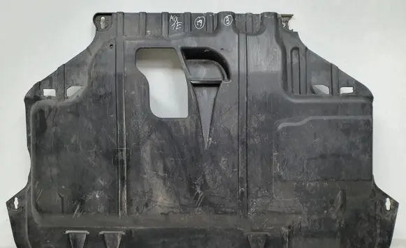 Ford Focus Engine splash shield/under tray